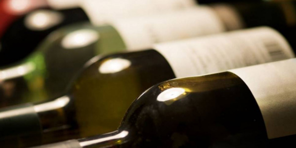 ¿Por qué el papel es clave en el diseño de etiquetas de vino?